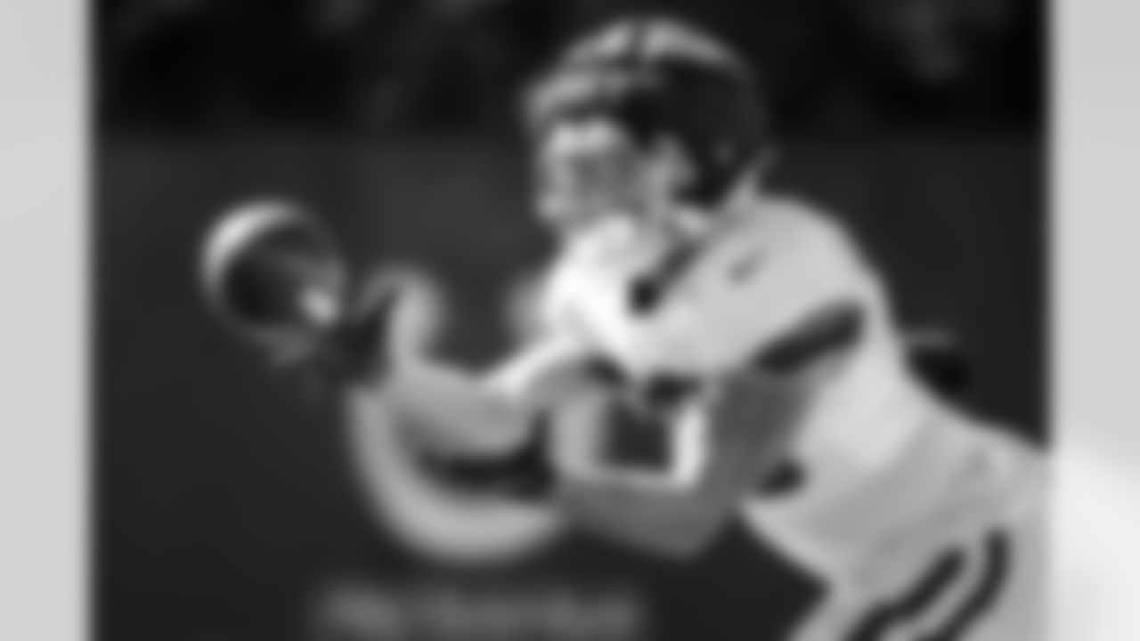 RB Evan Hull #26
