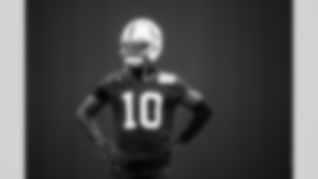 WR Adonai Mitchell #10