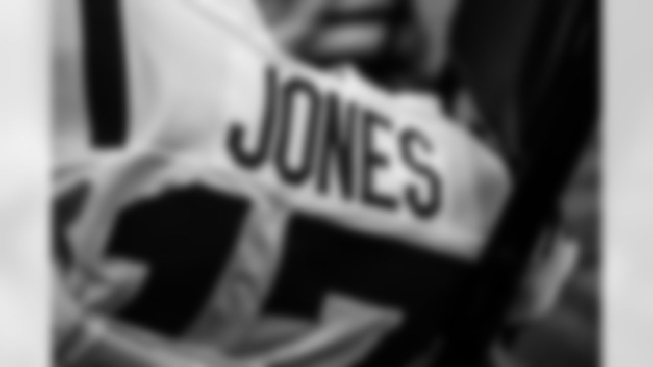 QB Daniel Jones #17