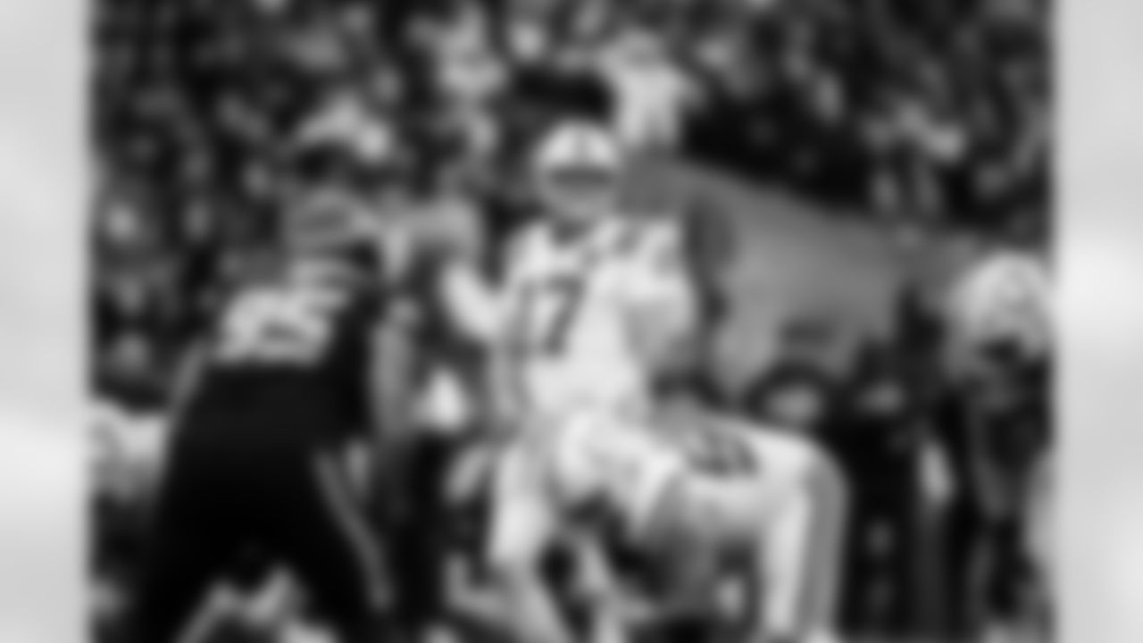 QB Philip Rivers #17