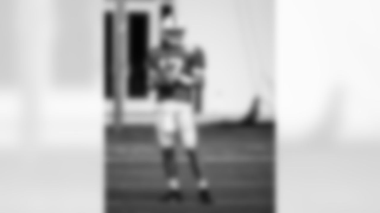 QB Daniel Jones #17