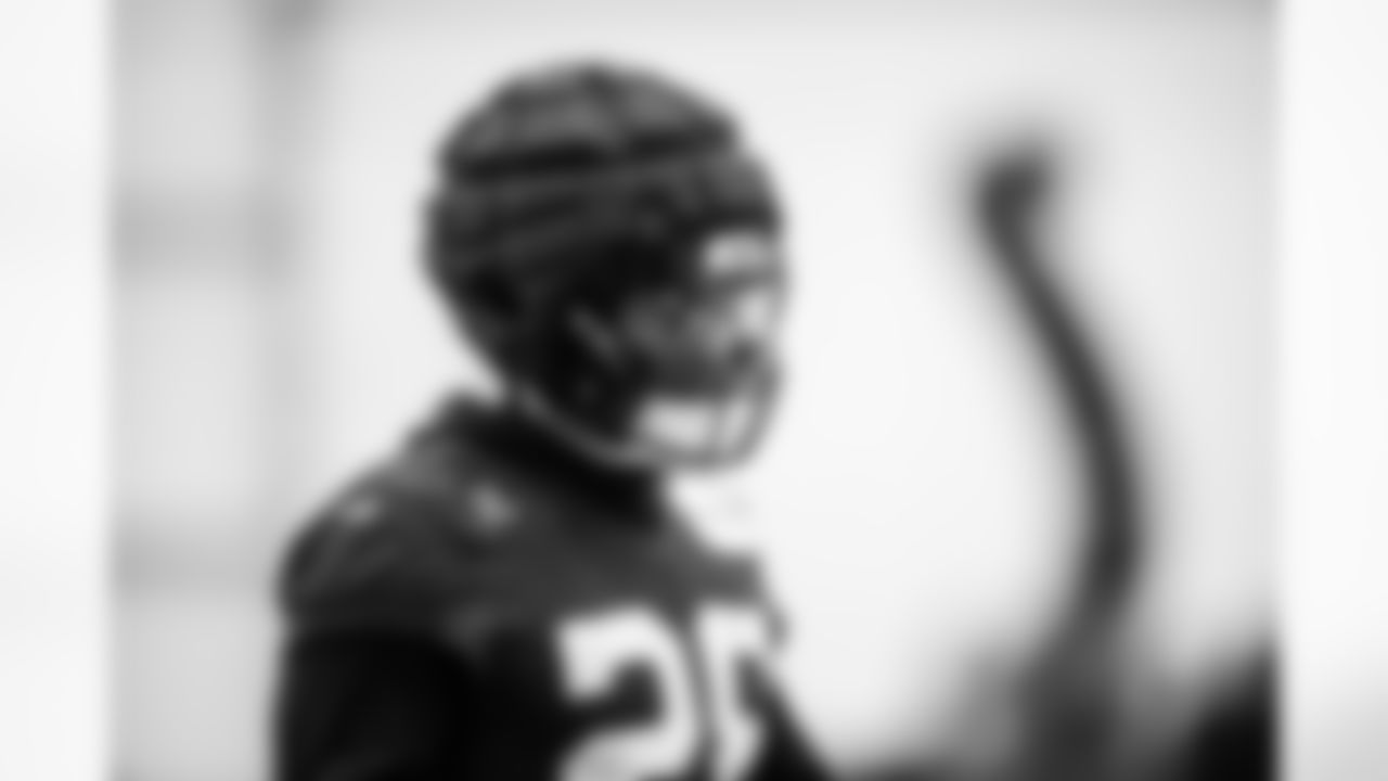 RB Jonathan Taylor #28