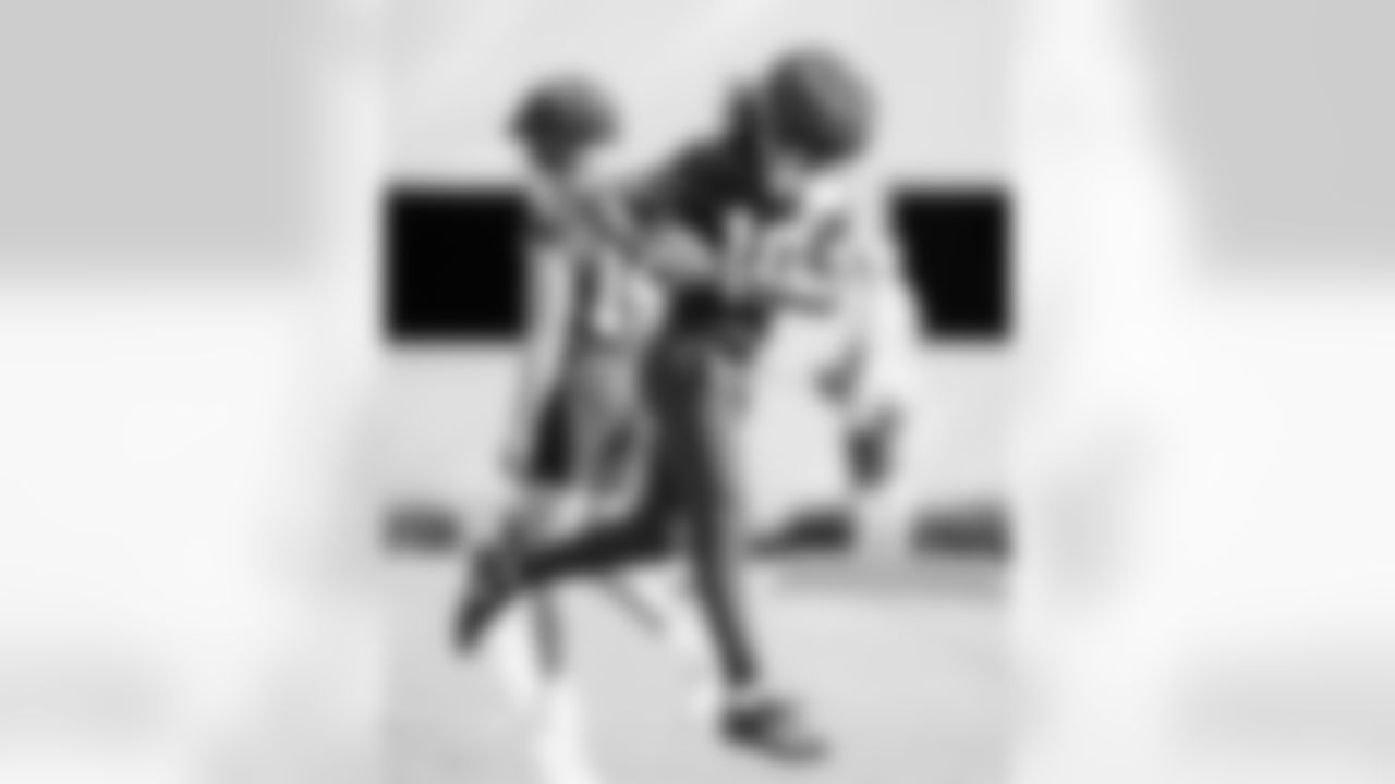 WR Adonai Mitchell #10