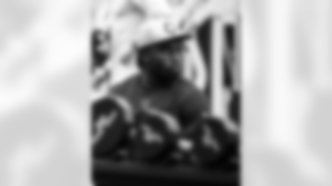 CB Kenny Moore II #23