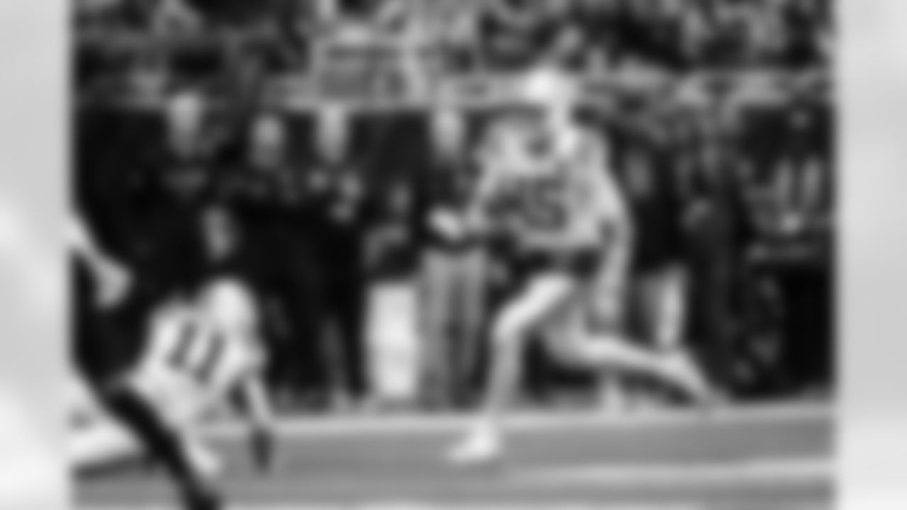 QB Riley Leonard #15