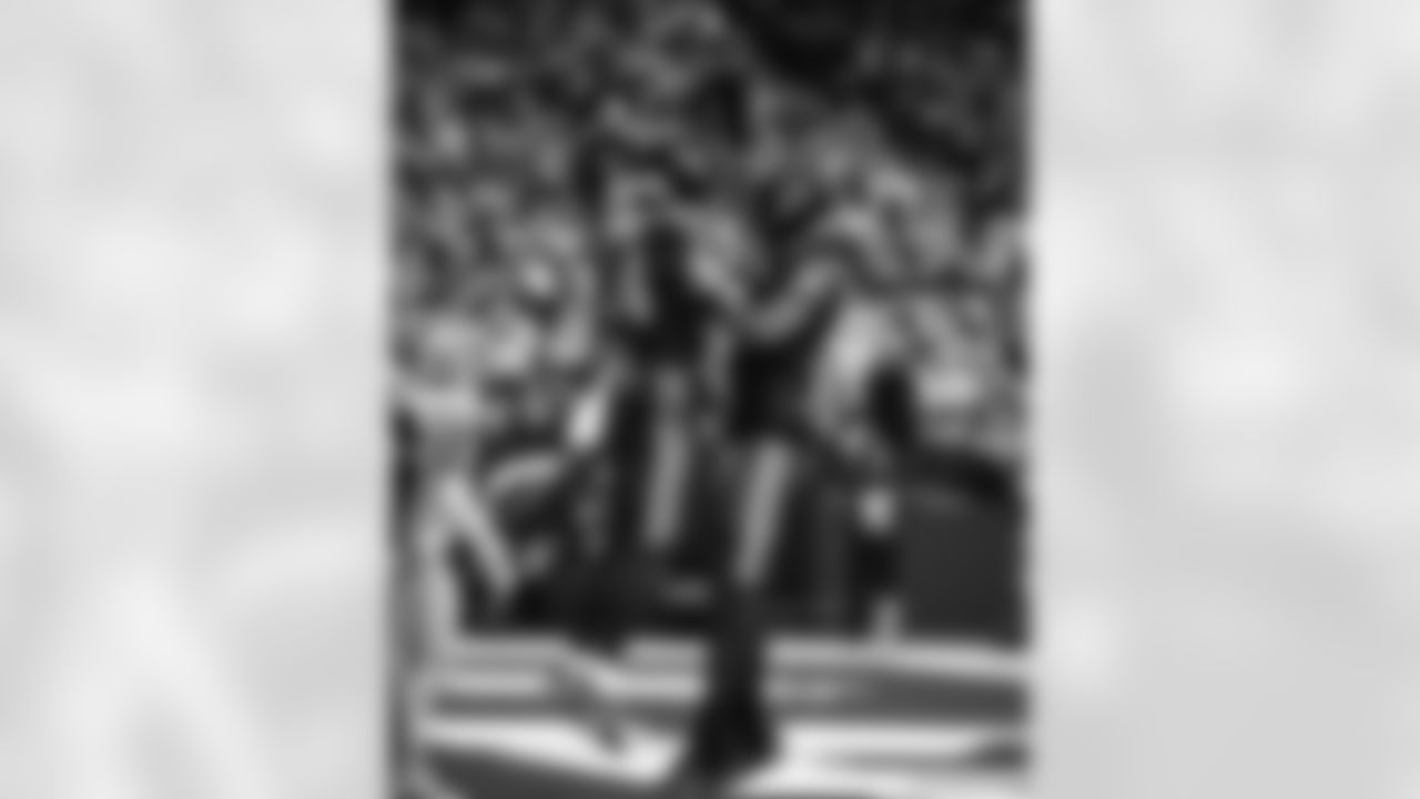 WR Alec Pierce #14 and TE Drew Ogletree #85