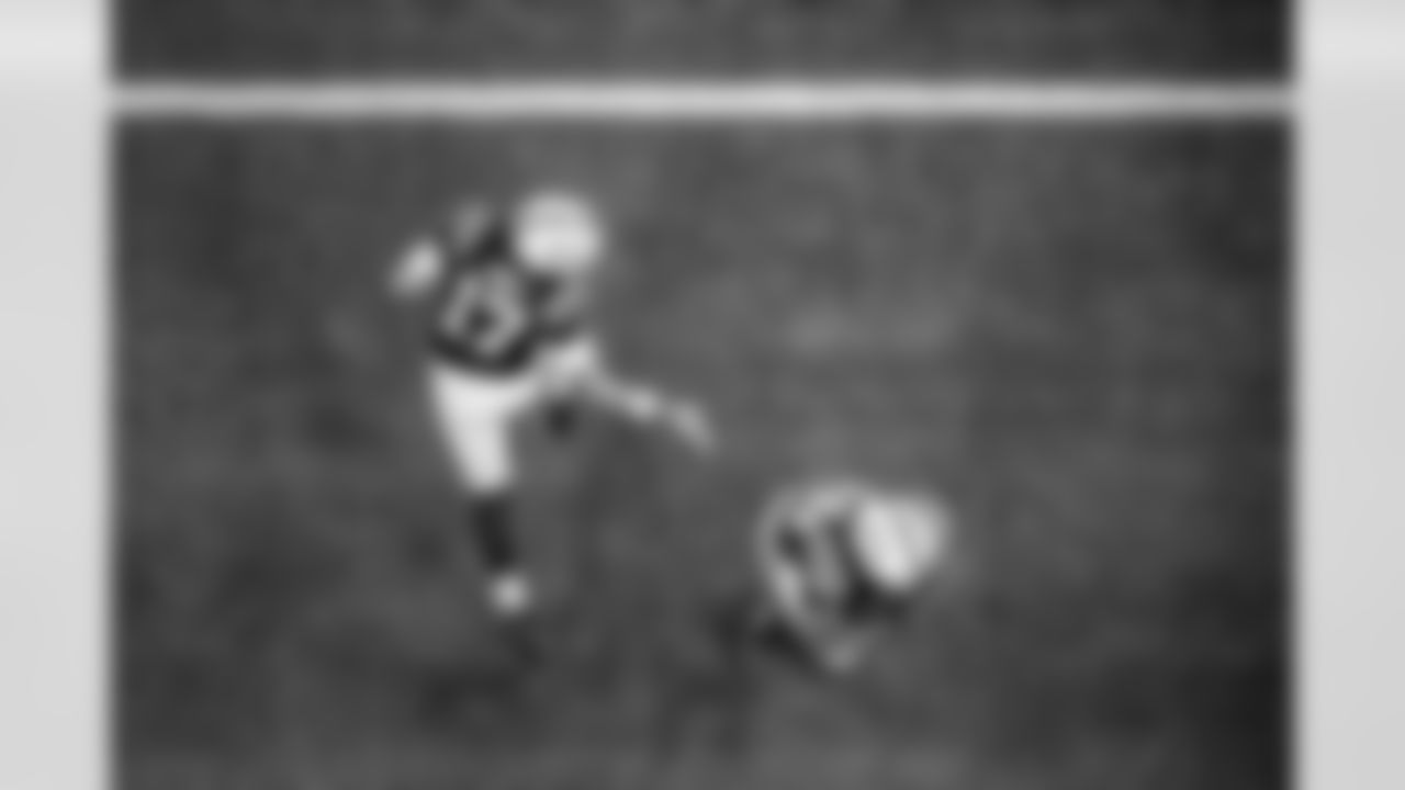 QB Daniel Jones #17 and RB Jonathan Taylor #28