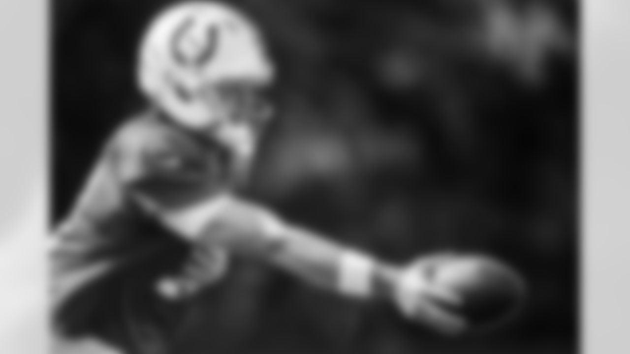 QB Daniel Jones #17