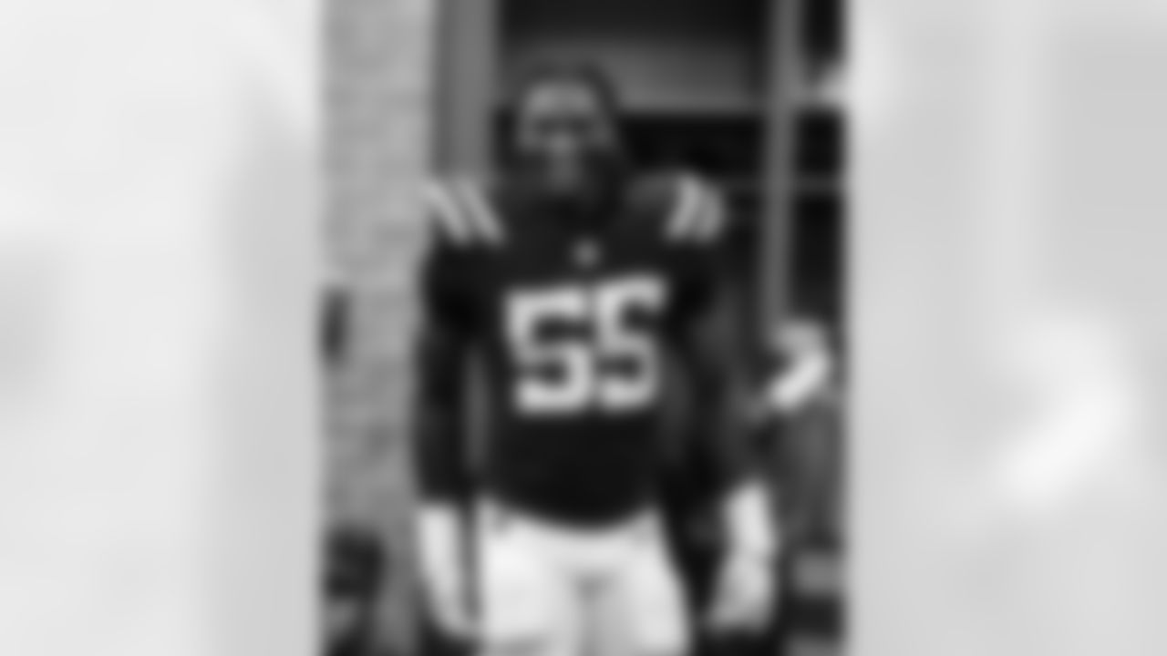 DE Isaiah Land #55