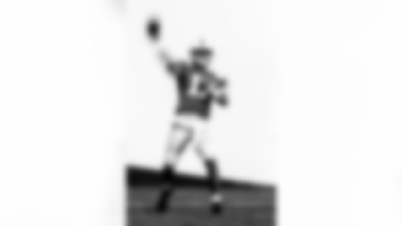 QB Daniel Jones #17