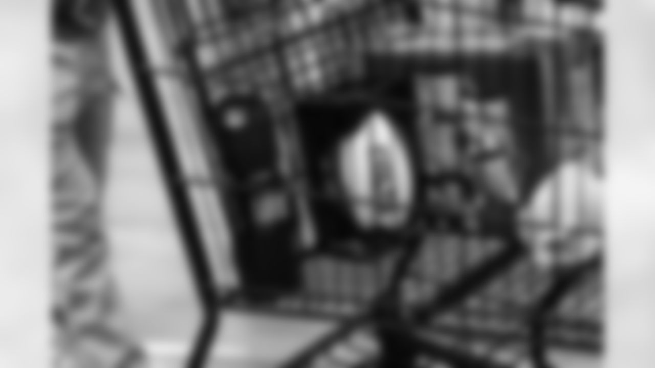 2025_1209_Shop_with_a_Colt_110076