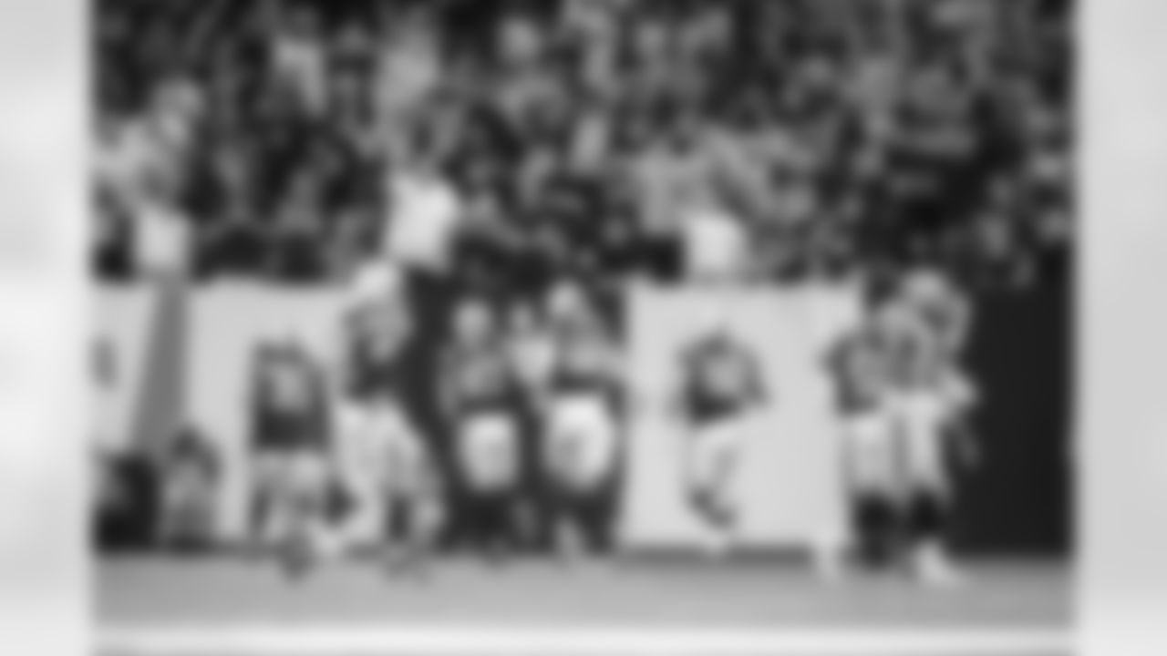 CB Johnathan Edwards #35, DE Laiatu Latu #97, DT DeForest Buckner #99, DT Neville Gallimore #92 and DE Kwity Paye #51