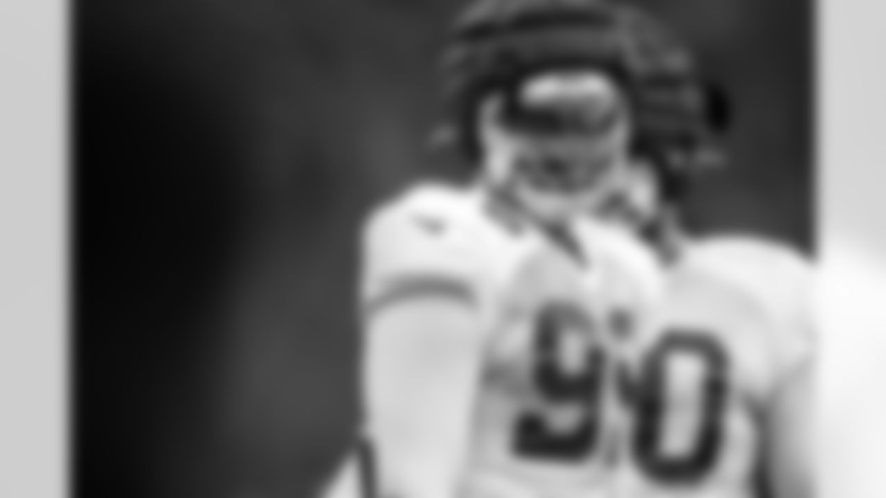 DT DeForest Buckner #99