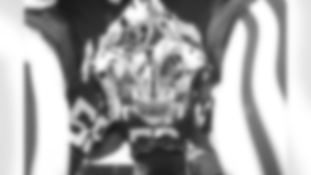 2025_1130_HOU_Pregame_0032