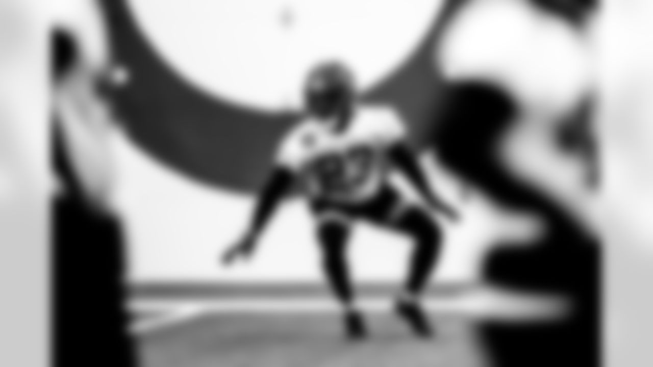 CB Kenny Moore II #23