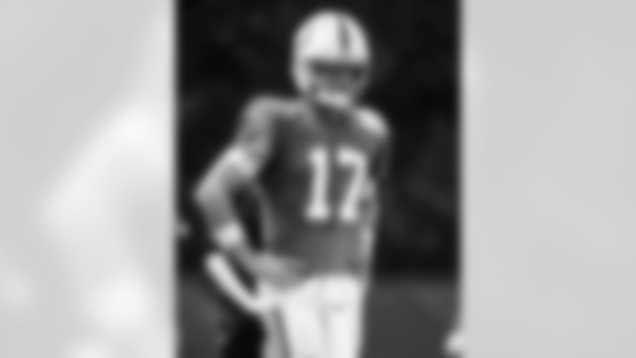 QB Daniel Jones #17