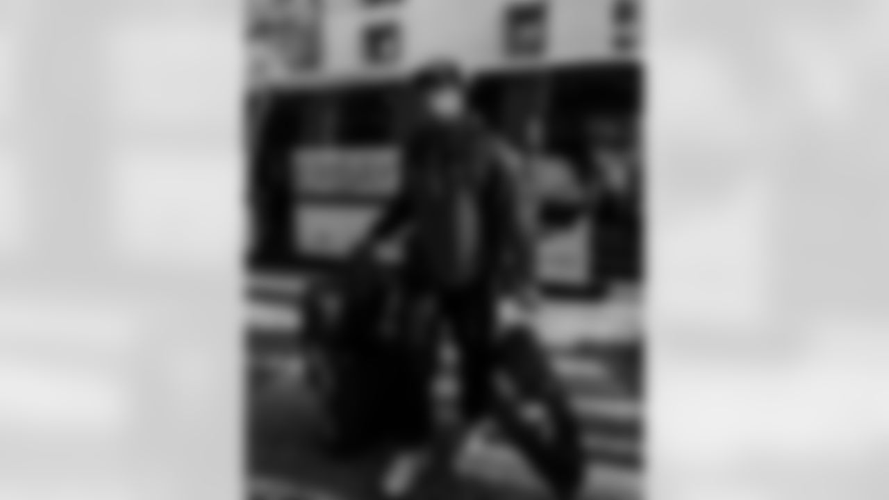 DE Samson Ebukam #52