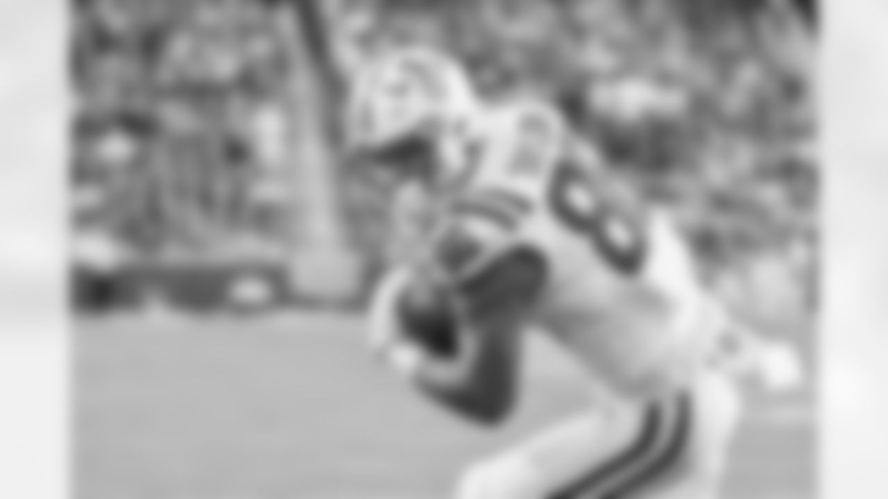 LSU tight end Mason Taylor (86) against Arkansas during an NCAA college football game Saturday, Oct. 19, 2024, in Fayetteville, Ark. (AP Photo/Michael Woods)
