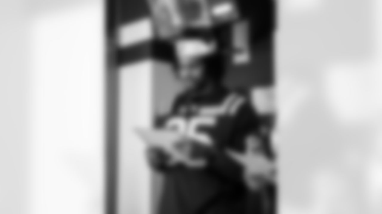 TE Drew Ogletree #85