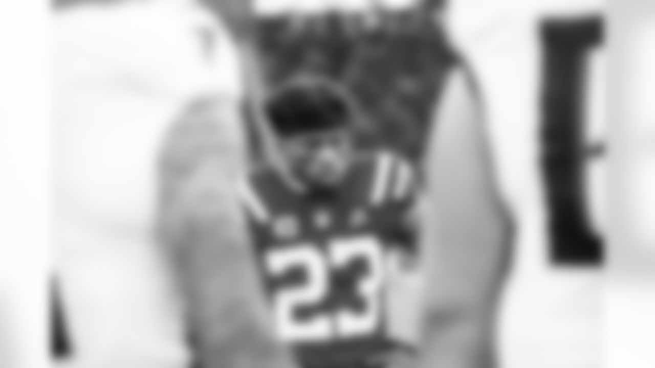 CB Kenny Moore II #23