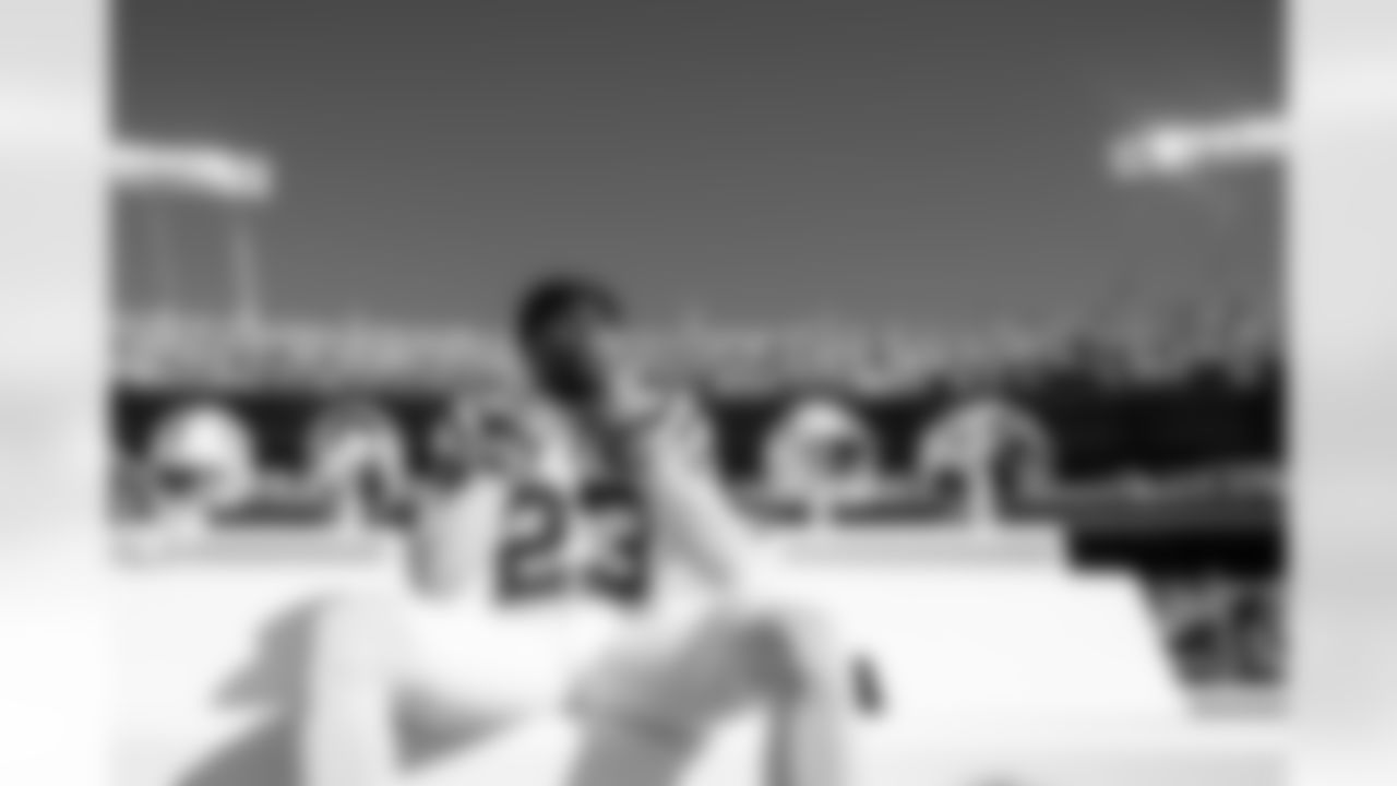 CB Kenny Moore II #23