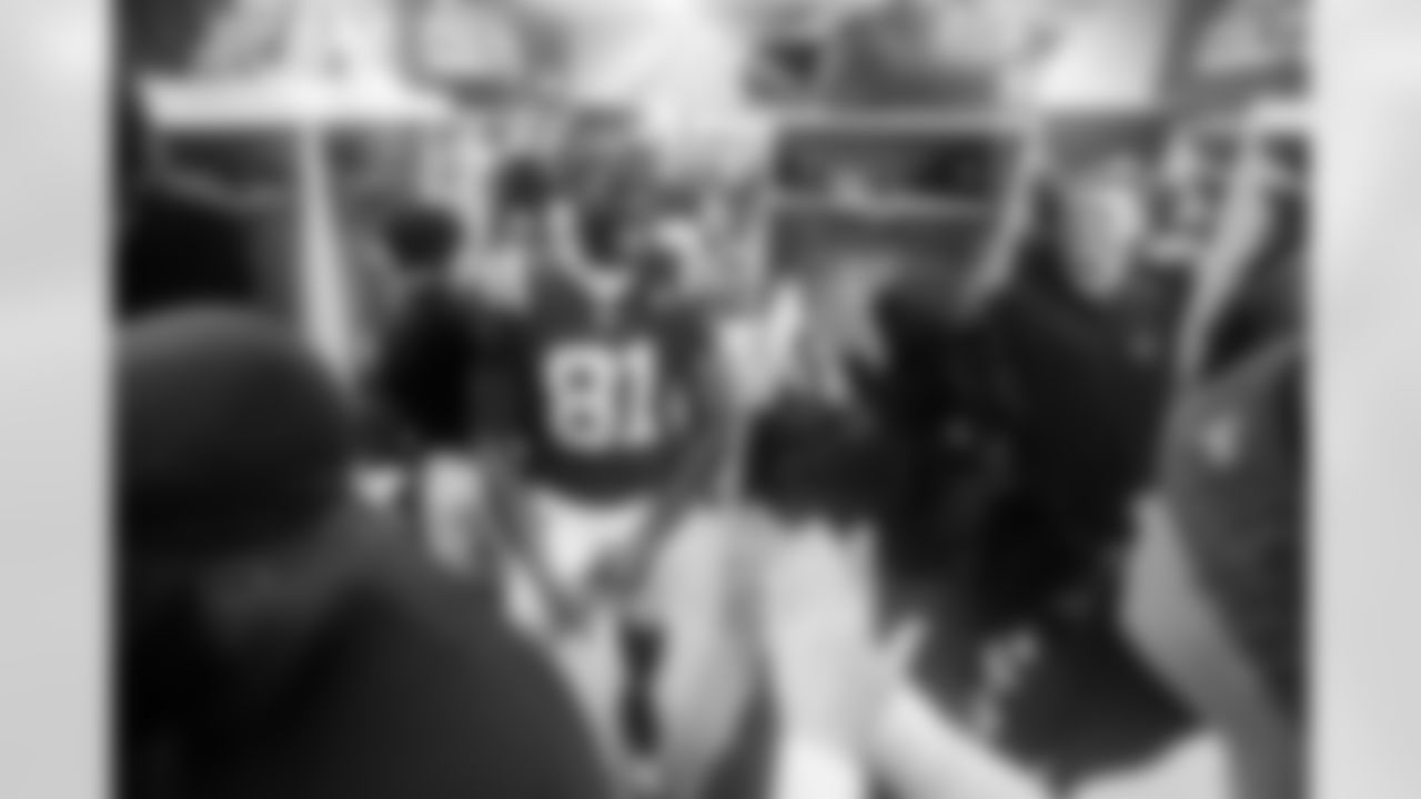 TE Mo Alie-Cox #81 and QB Brett Rypien #4