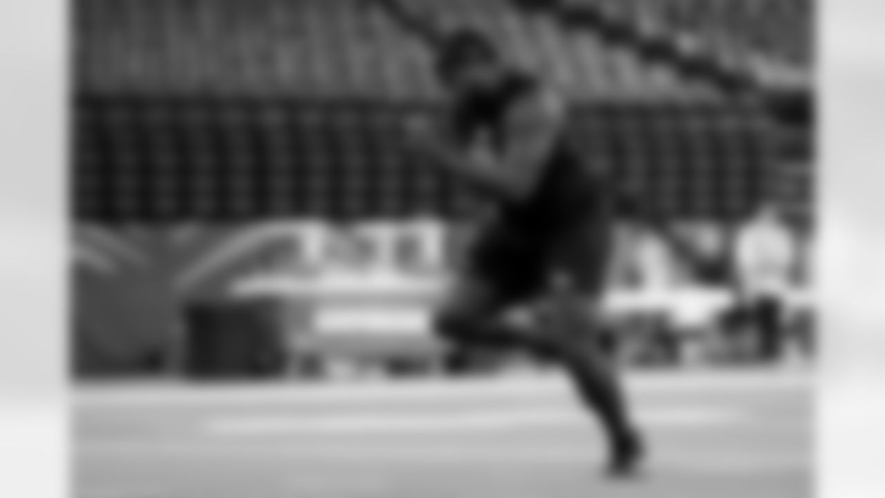 Georgia offensive lineman Micah Morris (36) participates in a drill during the 2026 NFL Scouting Combine on Sunday, March 1, 2026 in Indianapolis, Indiana. (Lauren Leigh Bacho/NFL)