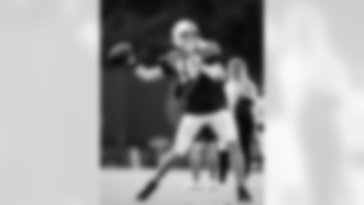 QB Riley Leonard #15