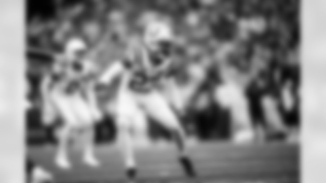 CB Kenny Moore II #23