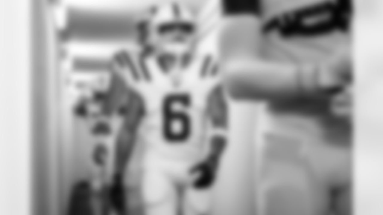 WR Anthony Gould #6