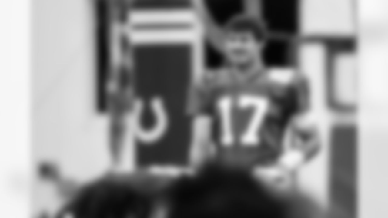 QB Daniel Jones #17