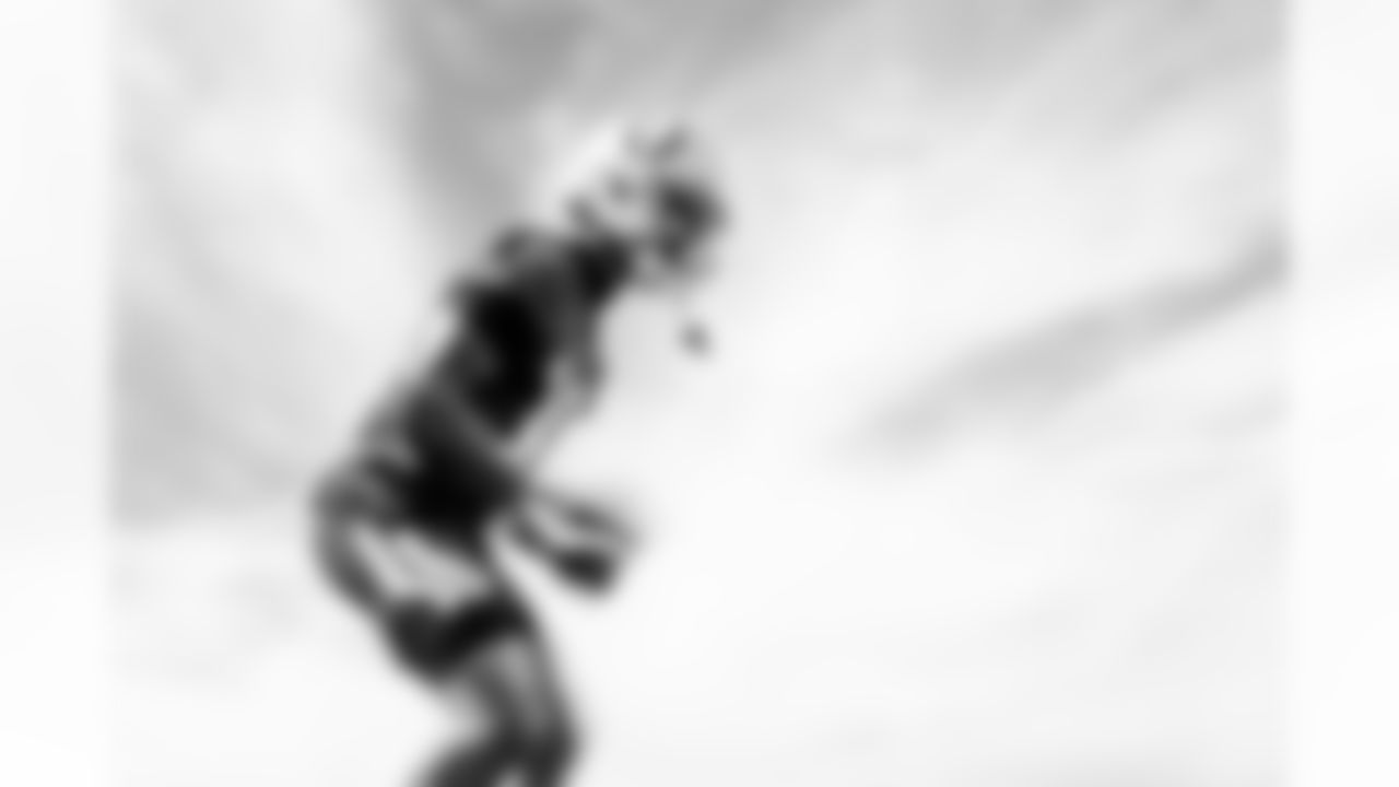 WR Adonai Mitchell #10