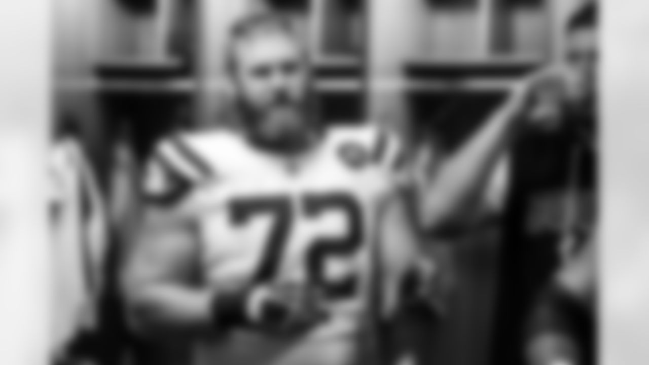 T Braden Smith #72 and T Luke Tenuta #67