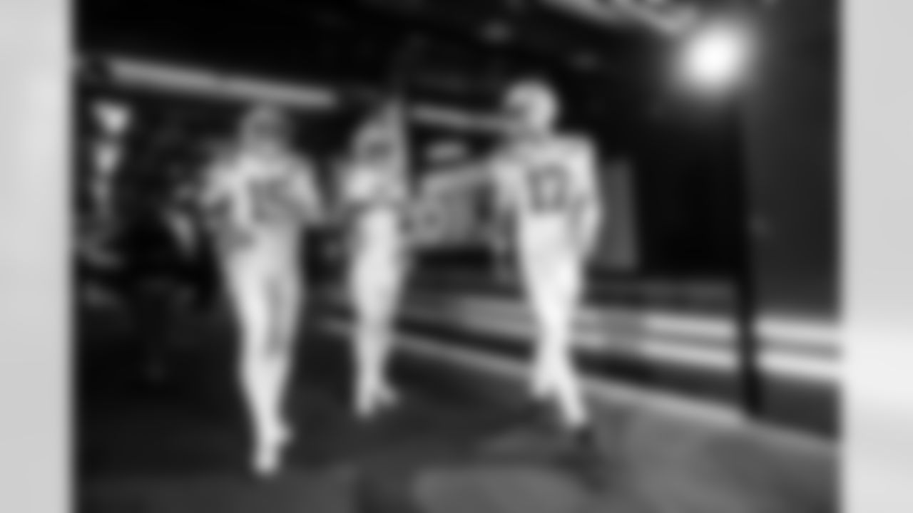 QBRiley Leonard#15, QB Anthony Richardson #5 and QBDaniel Jones#17