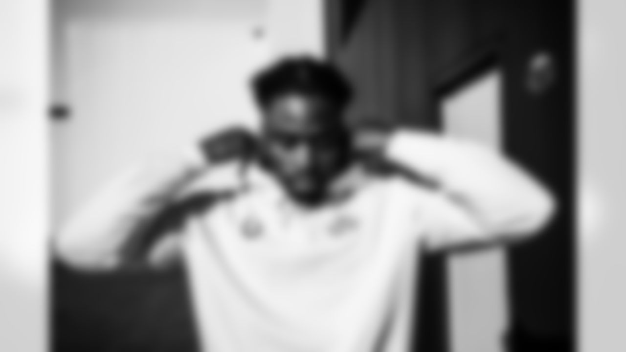 23 CB Kenny Moore II