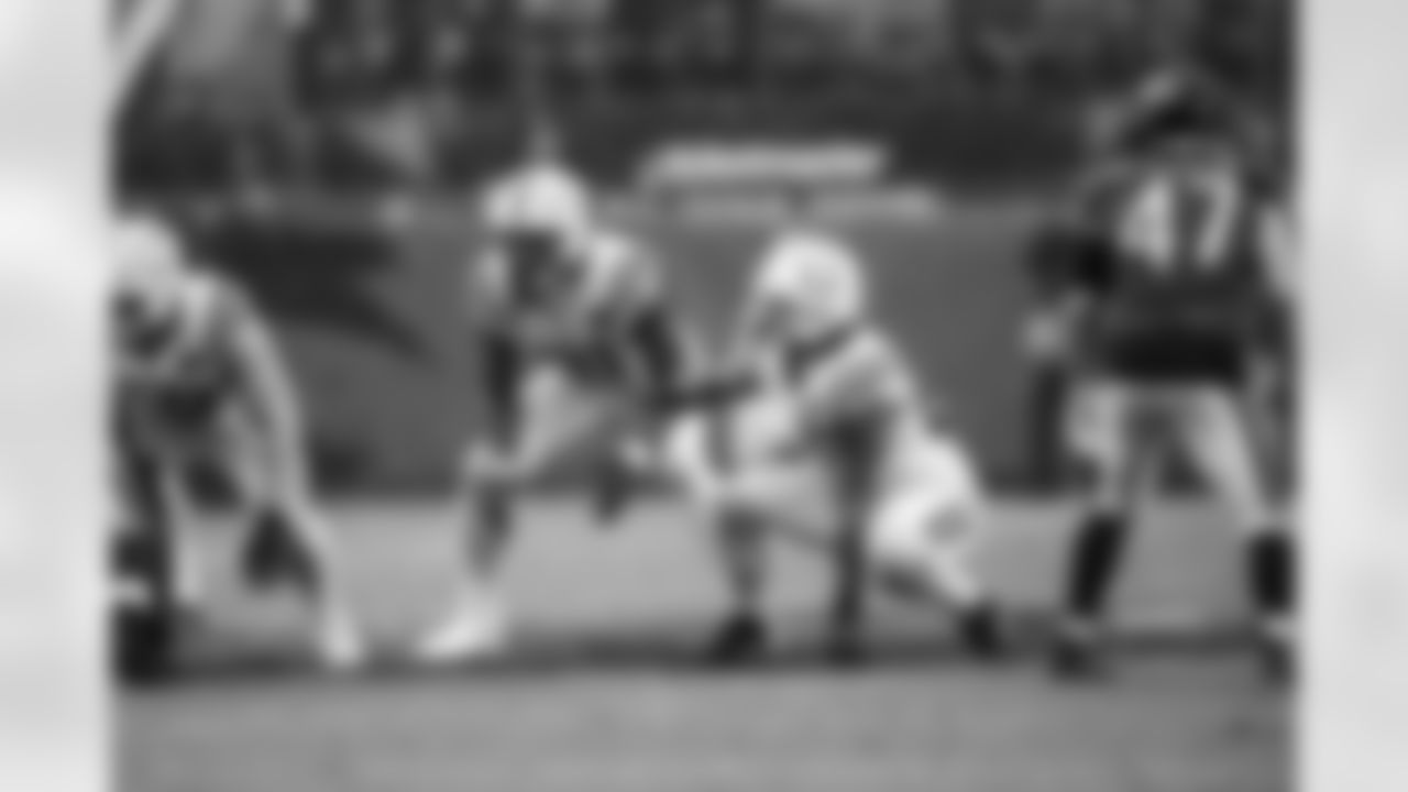 TE Mo Alie-Cox #81 and TE Drew Ogletree #85