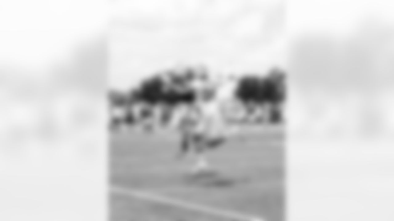 WR Adonai Mitchell #10