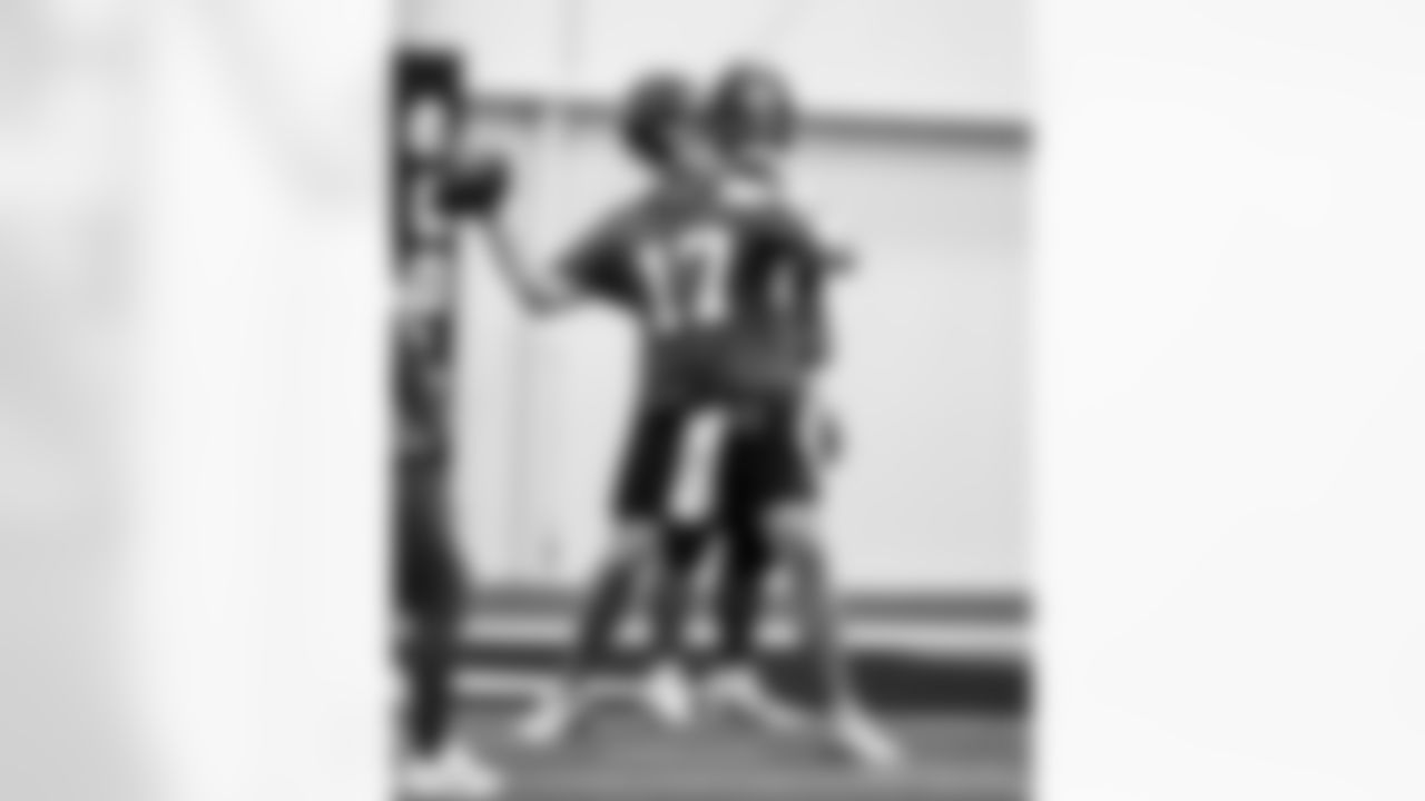 QB Philip Rivers #17