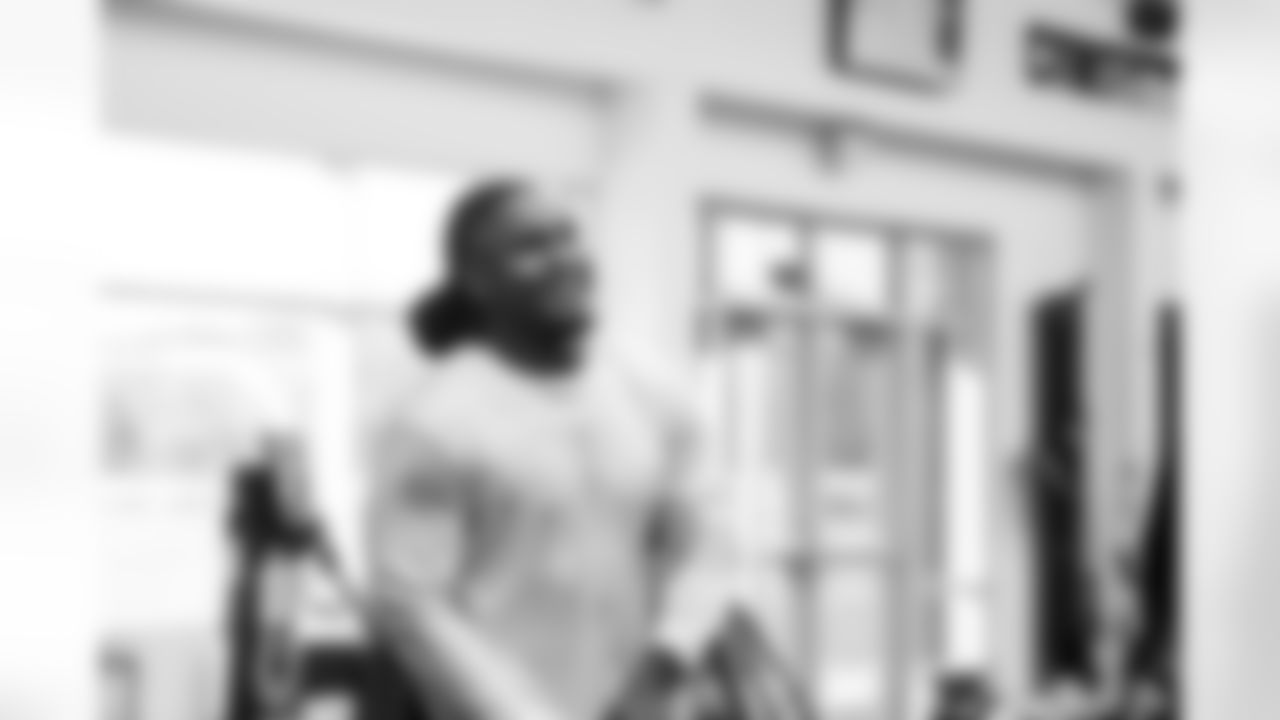 LB Buddy Johnson #59