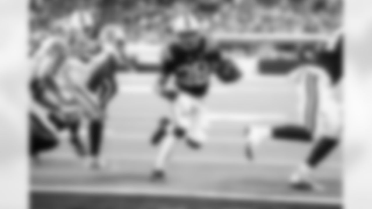 RB Jonathan Taylor #28