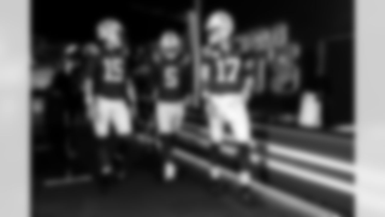 QB Riley Leonard #15, QB Anthony Richardson #5 and QB Daniel Jones #17