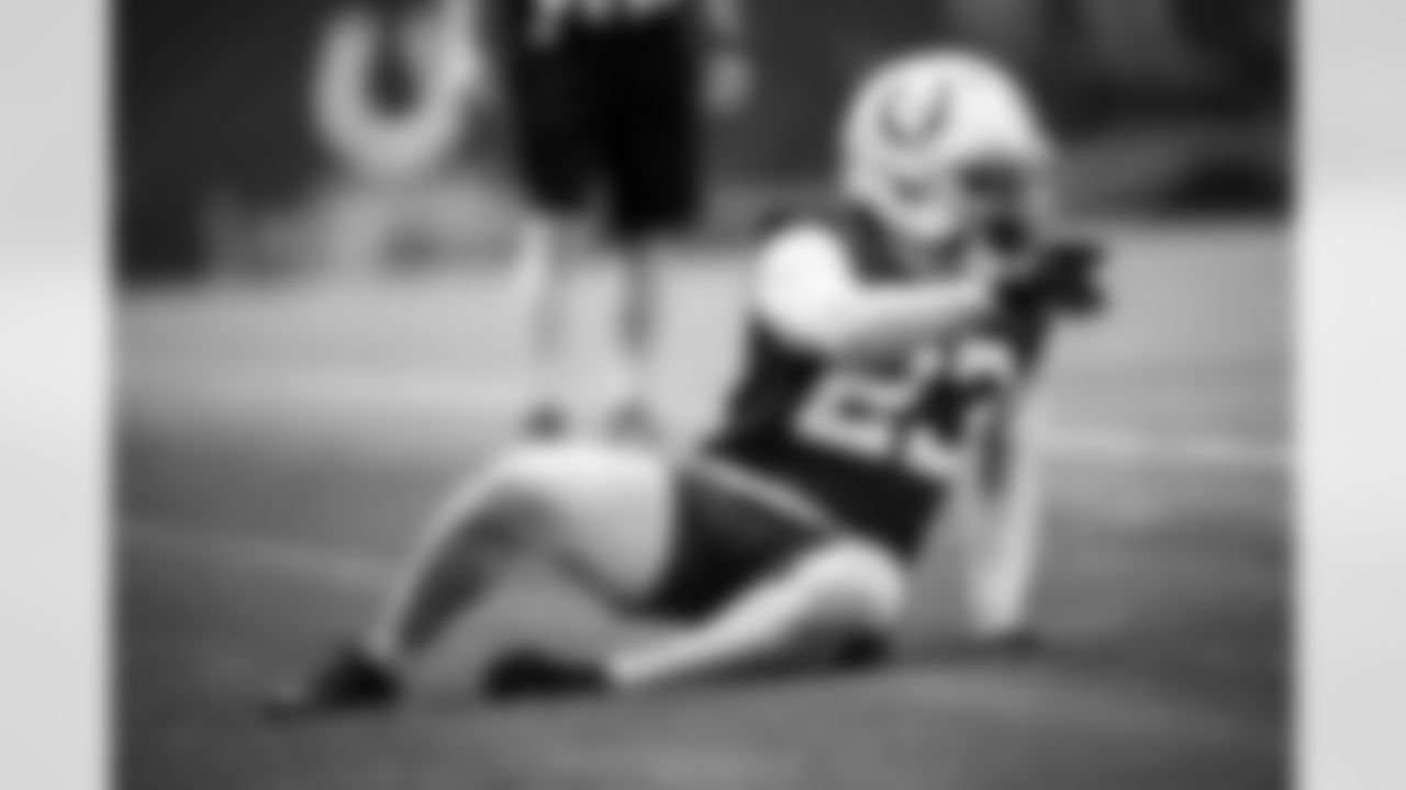 CB Kenny Moore II #23