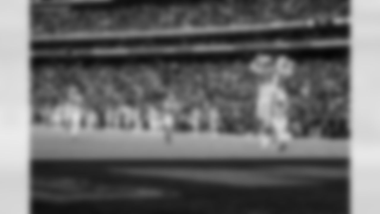 TE Tyler Warren #84 and WR Alec Pierce #14