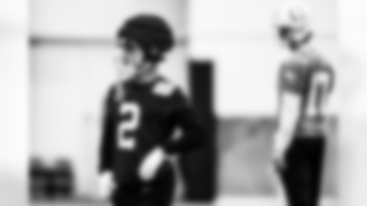 WR Josh Downs #2 and QB Daniel Jones #17