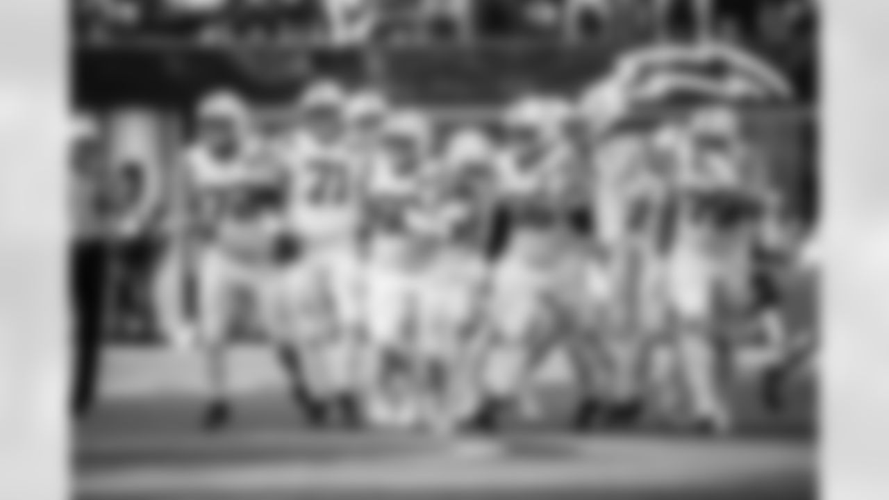 T Braden Smith #72, G Matt Goncalves #71, WR Alec Pierce #14, C Tanor Bortolini #60, TE Tyler Warren #84, G Quenton Nelson #56, QB Daniel Jones #17 and T Bernhard Raimann #79
