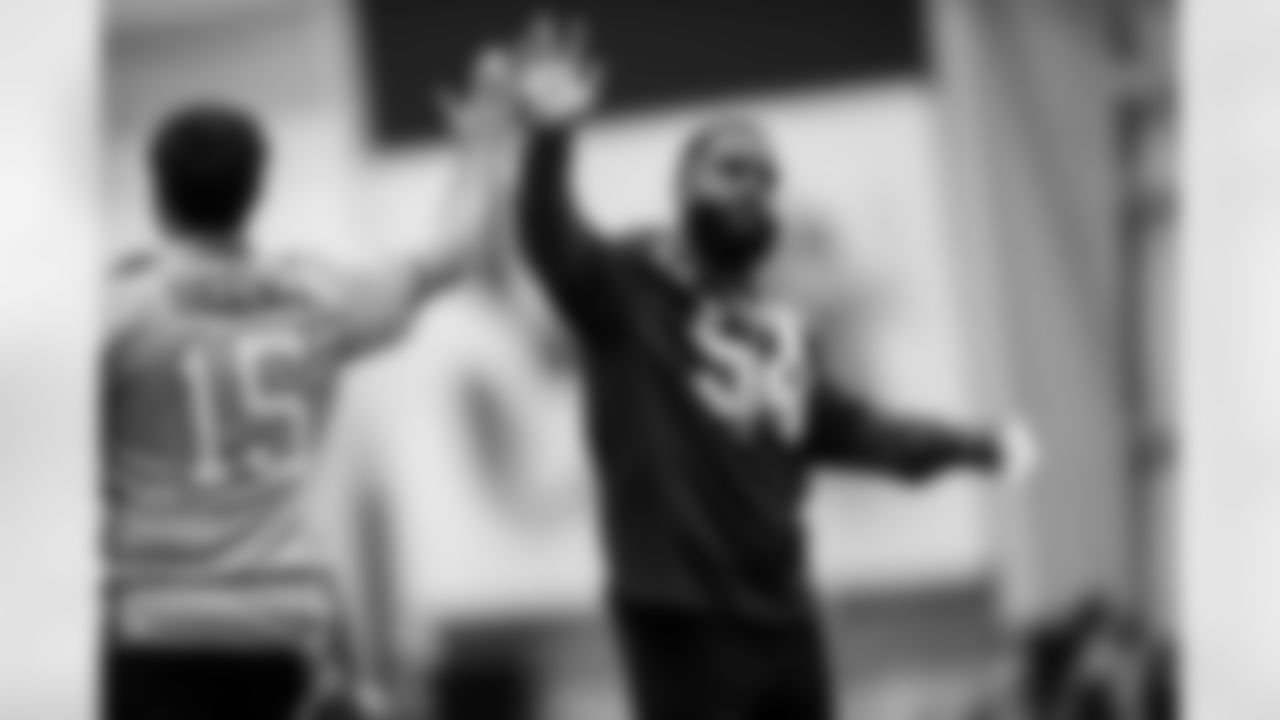 LB Anthony Walker #54