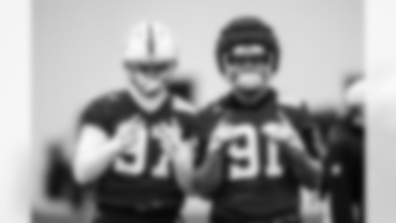 DE Laiatu Latu #97 and DE JT Tuimoloau #91