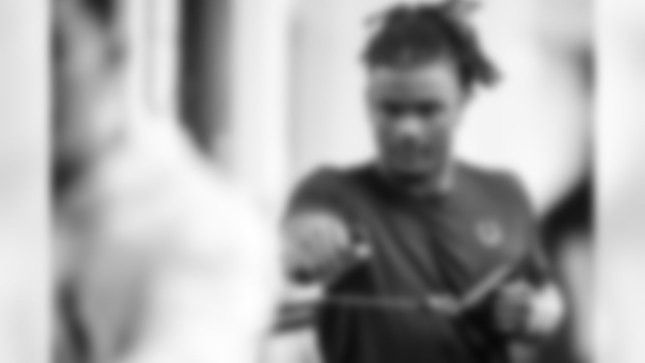 WR Adonai Mitchell #10