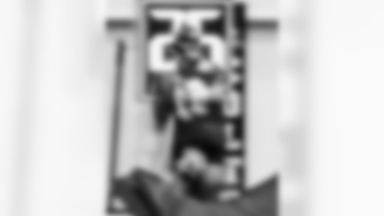 QB Phillip Rivers #17