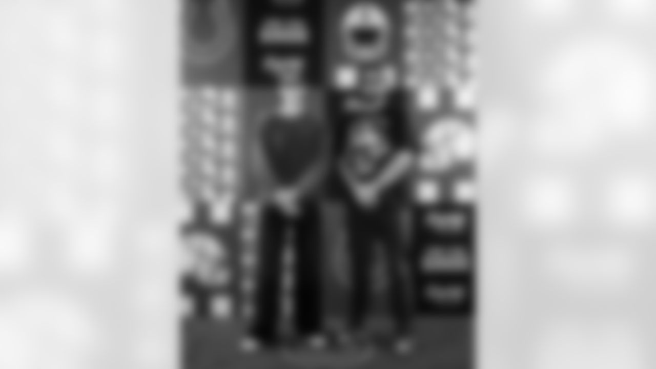 WR Alec Pierce #14 and G Tanor Bortolini #60